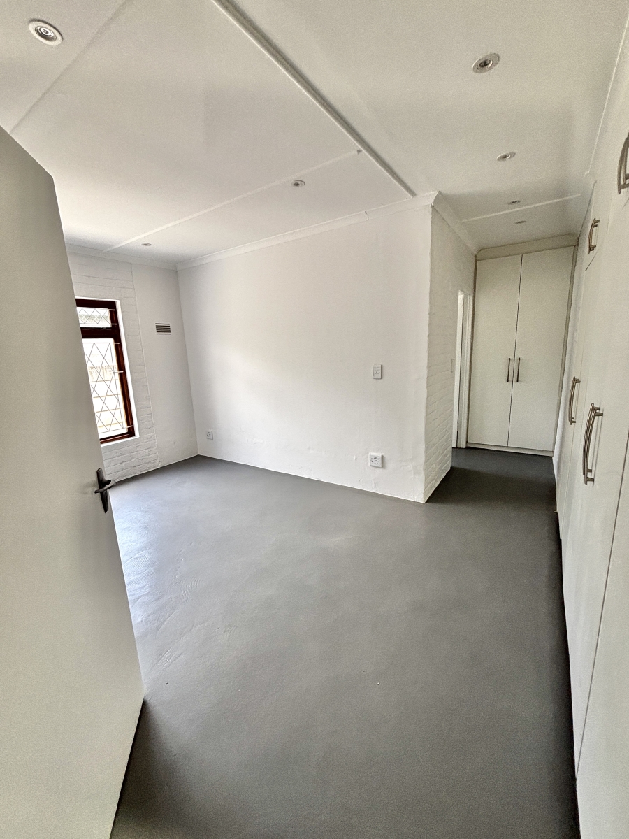 1 Bedroom Property for Sale in Plettenberg Bay Central Western Cape